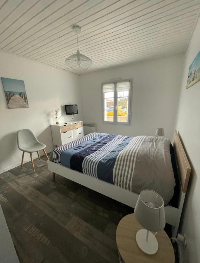 Petite Maison Au Calme, Dans Une Impasse L'Epine  Exterior photo